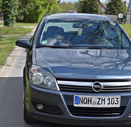 Opel Astra cena 11900 przebieg: 194000, rok produkcji 2006 z Zgierz małe 497